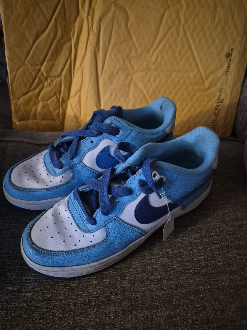 Nike Air Force 1 LV8 2 Boys' Basketball Shoes